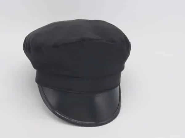 כובע קצין – מבט נוסף