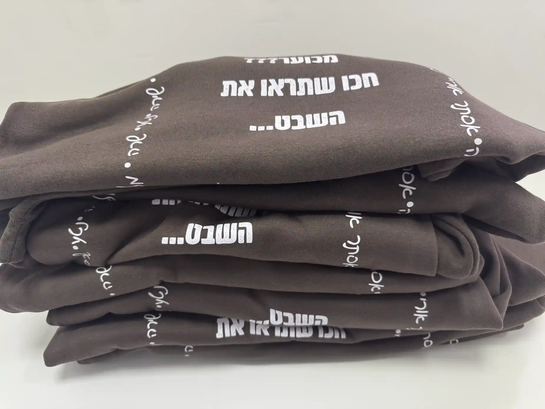 הדפסה ייחודית על קפוצ׳ונים לפי בחירה