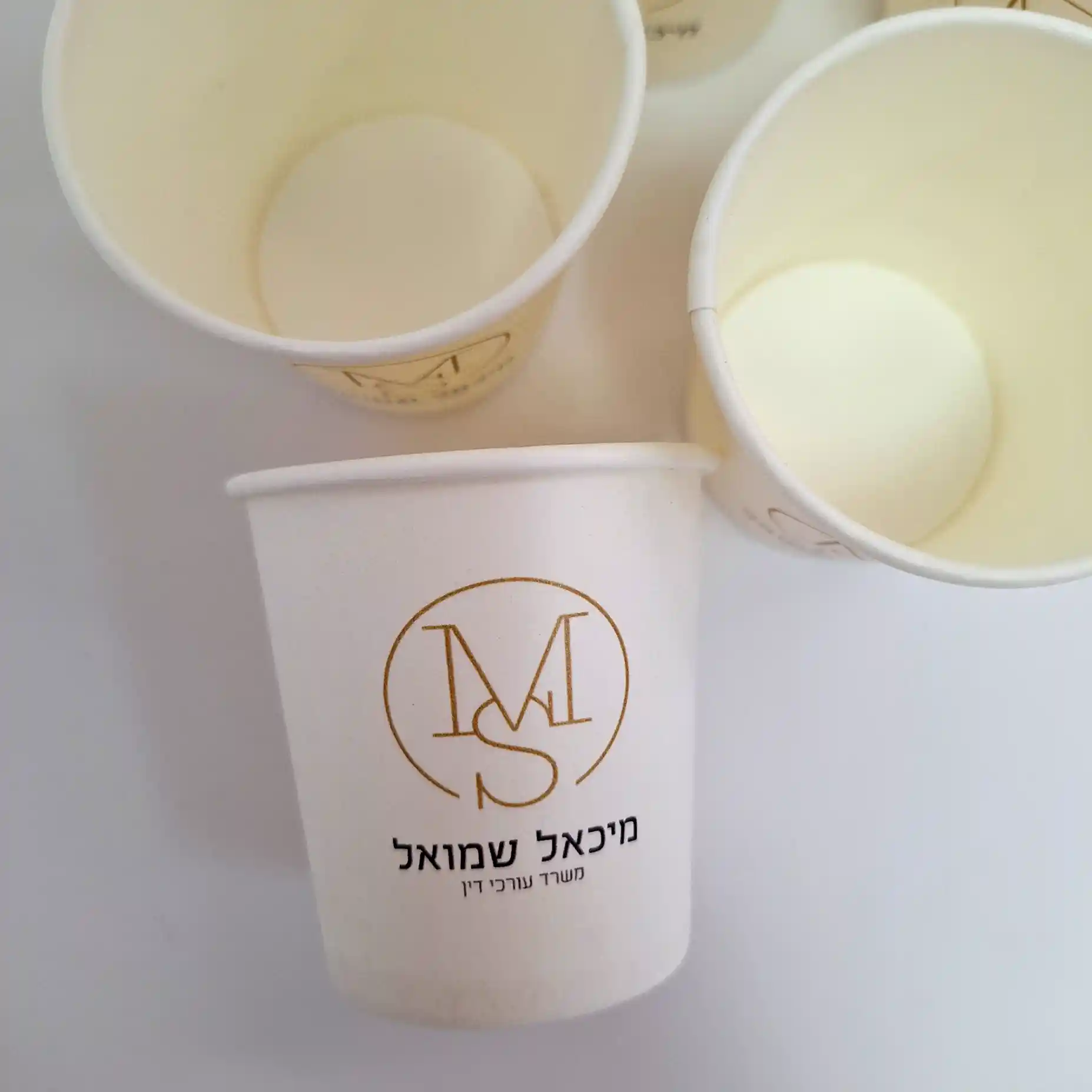 הדפסה על כוס נייר ממותגת 4 אוז - מיתוג למשרד